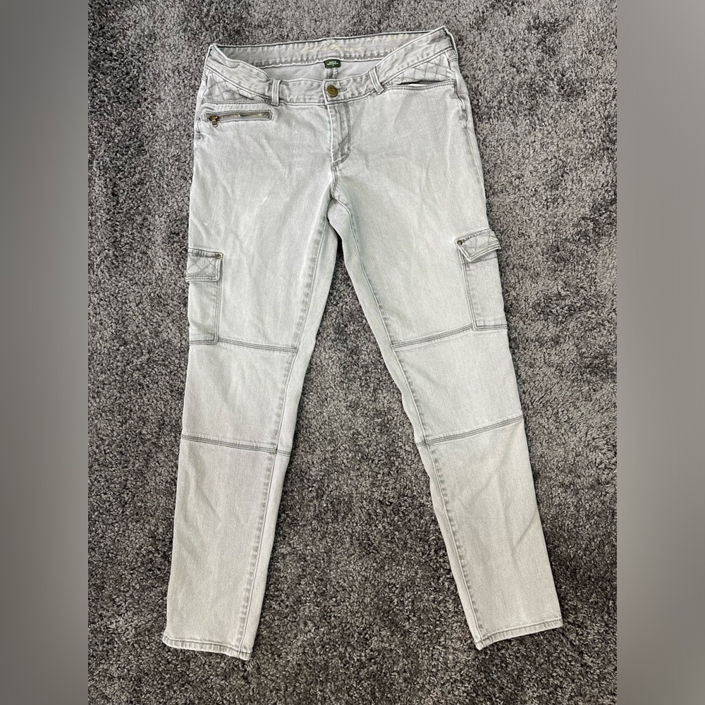 Eddie Bauer Modern slim fit cargo pockets light gray low rise denim jeans size 8